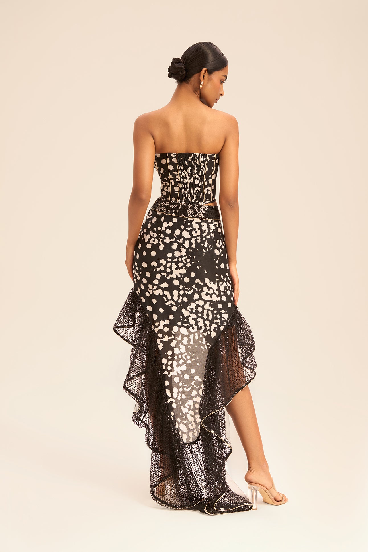 Woman مجموعة كورسيه بريدجيت وتنورة غير متساوية من لنسيلك دالمه بلاك 2002961 | Sana Osmani