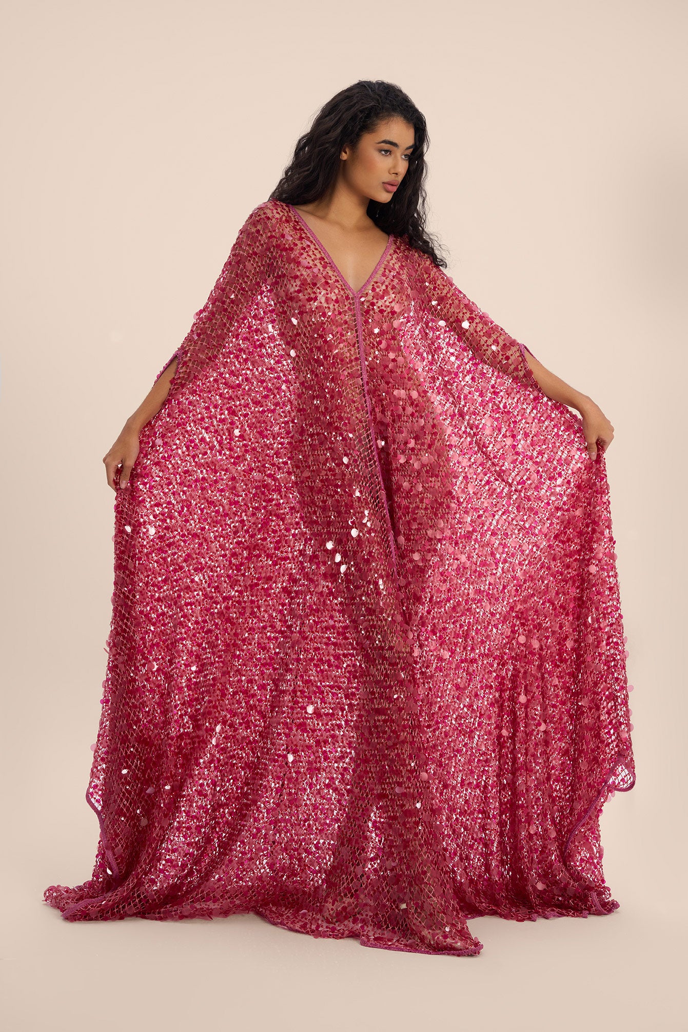 Woman Diva Sequin Kaftan with Front And Back Deep V-Neck and Sheer Finish Gold Sequin 2001881 | Sana Osmani