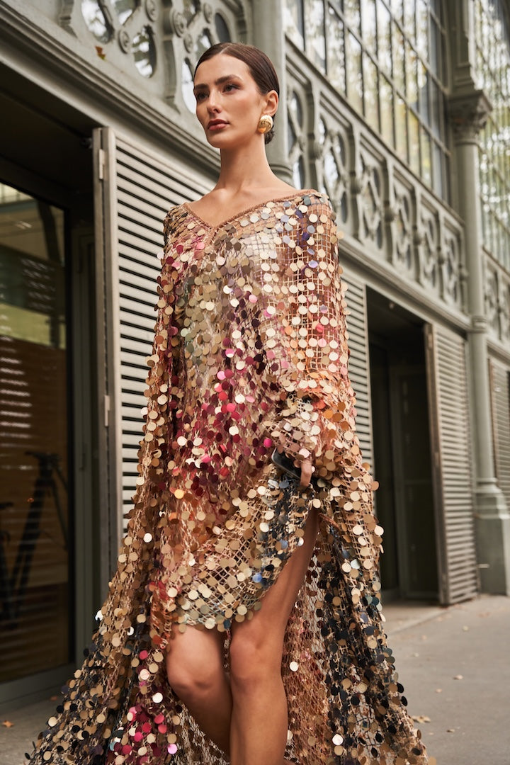 Woman Diva Sequin Kaftan with Front And Back Deep V-Neck and Sheer Finish Gold Sequin 2001881 | Sana Osmani