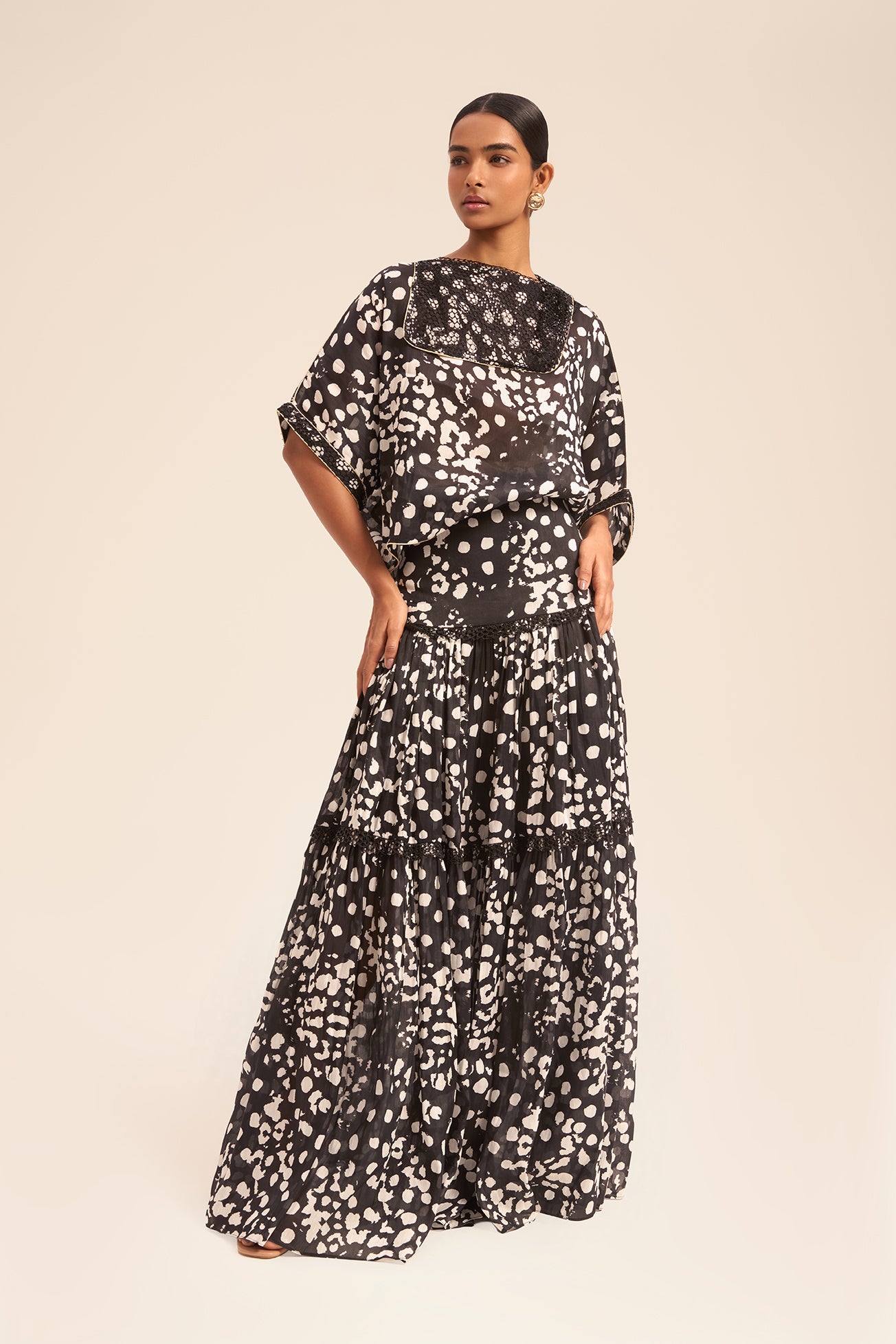 Woman مجموعة قميص جوليت و تنورة طويلة من حرير لين دالمه بلاك 2003292 | Sana Osmani