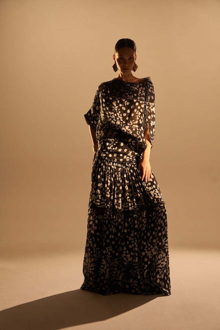 Woman مجموعة قميص جوليت و تنورة طويلة من حرير لين دالمه بلاك 2003292 | Sana Osmani