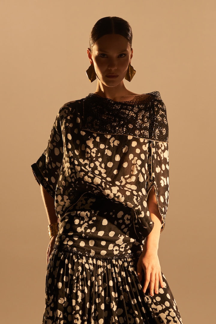 Woman مجموعة قميص جوليت و تنورة طويلة من حرير لين دالمه بلاك 2003292 | Sana Osmani