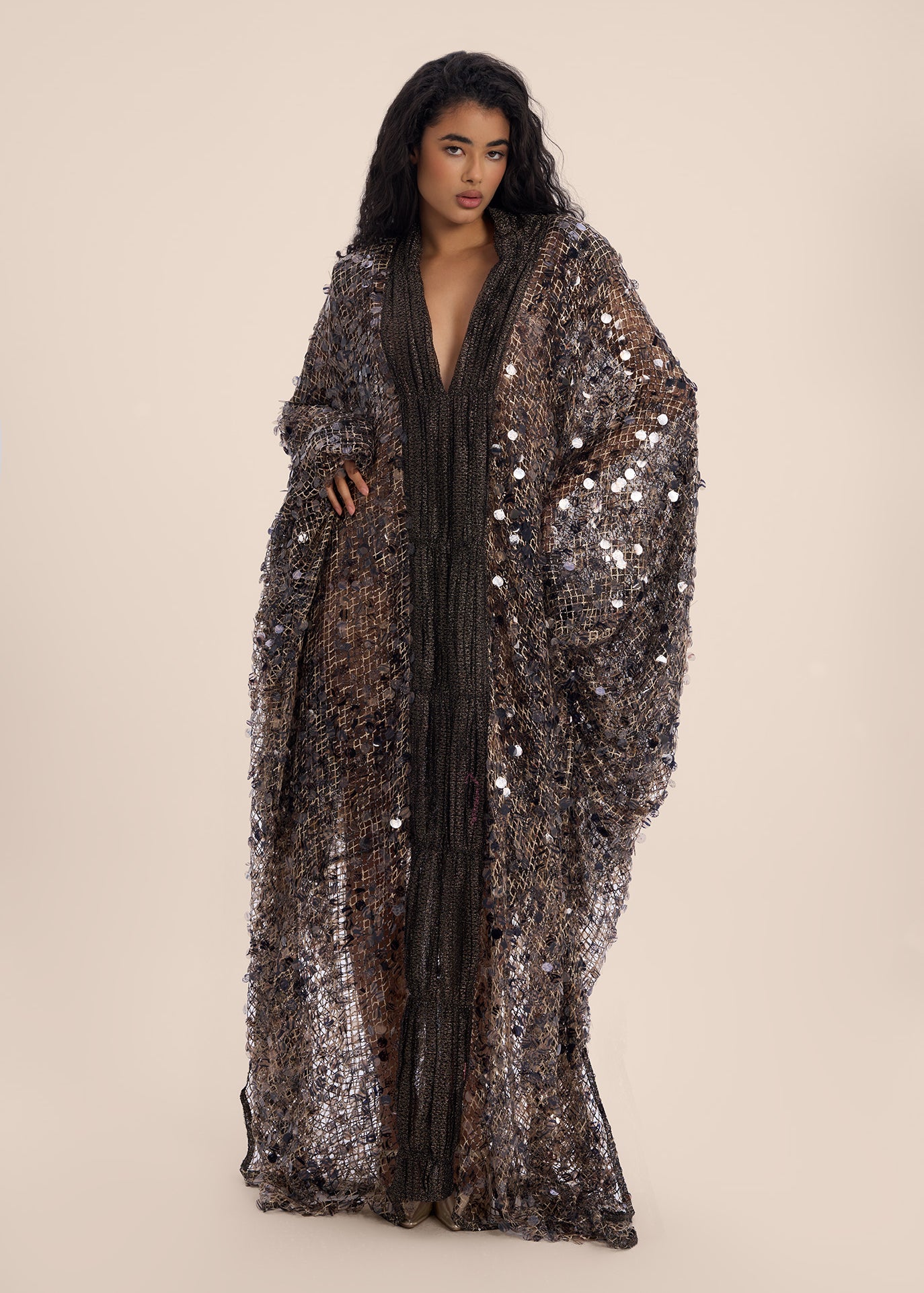 Woman ORIELLE SEQUIN V NECKLINE KAFTAN Zeparde 2002566 | Sana Osmani