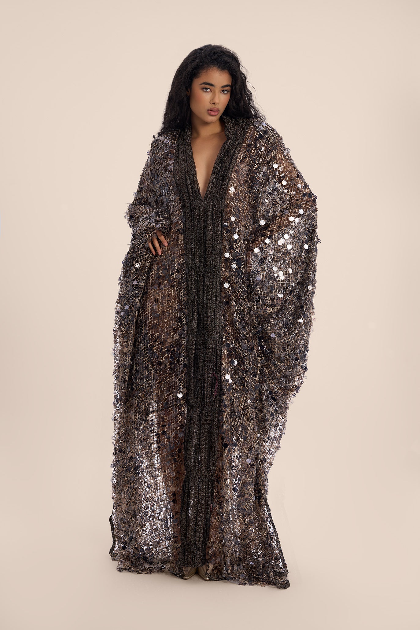 Woman ORIELLE SEQUIN V NECKLINE KAFTAN Zeparde 2002566 | Sana Osmani