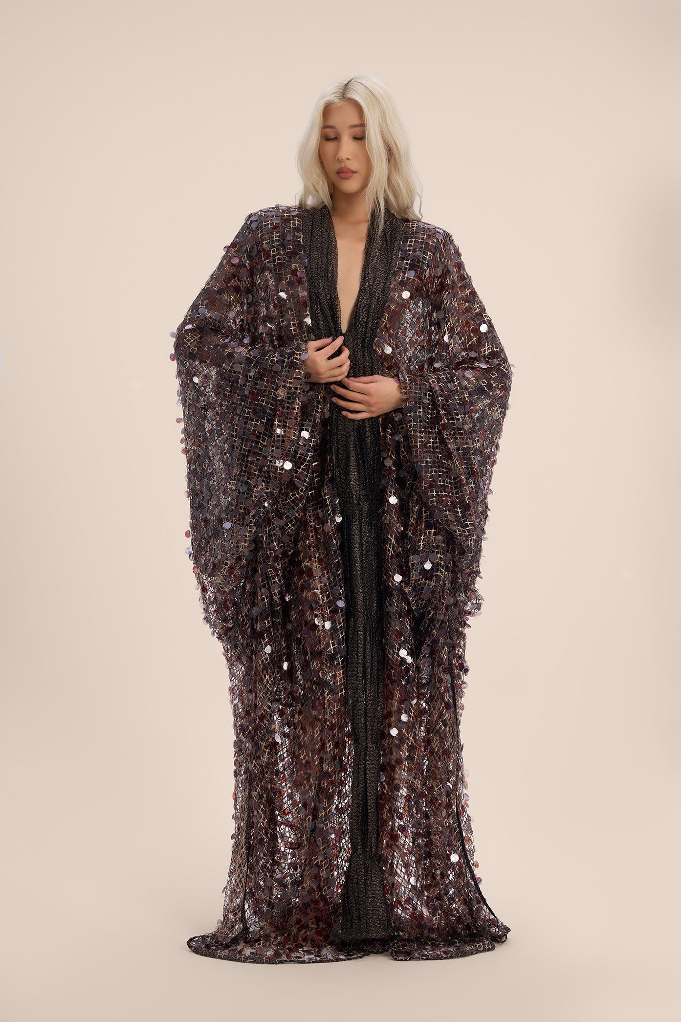 Woman ORIELLE SEQUIN V NECKLINE KAFTAN Zeparde 2002566 | Sana Osmani