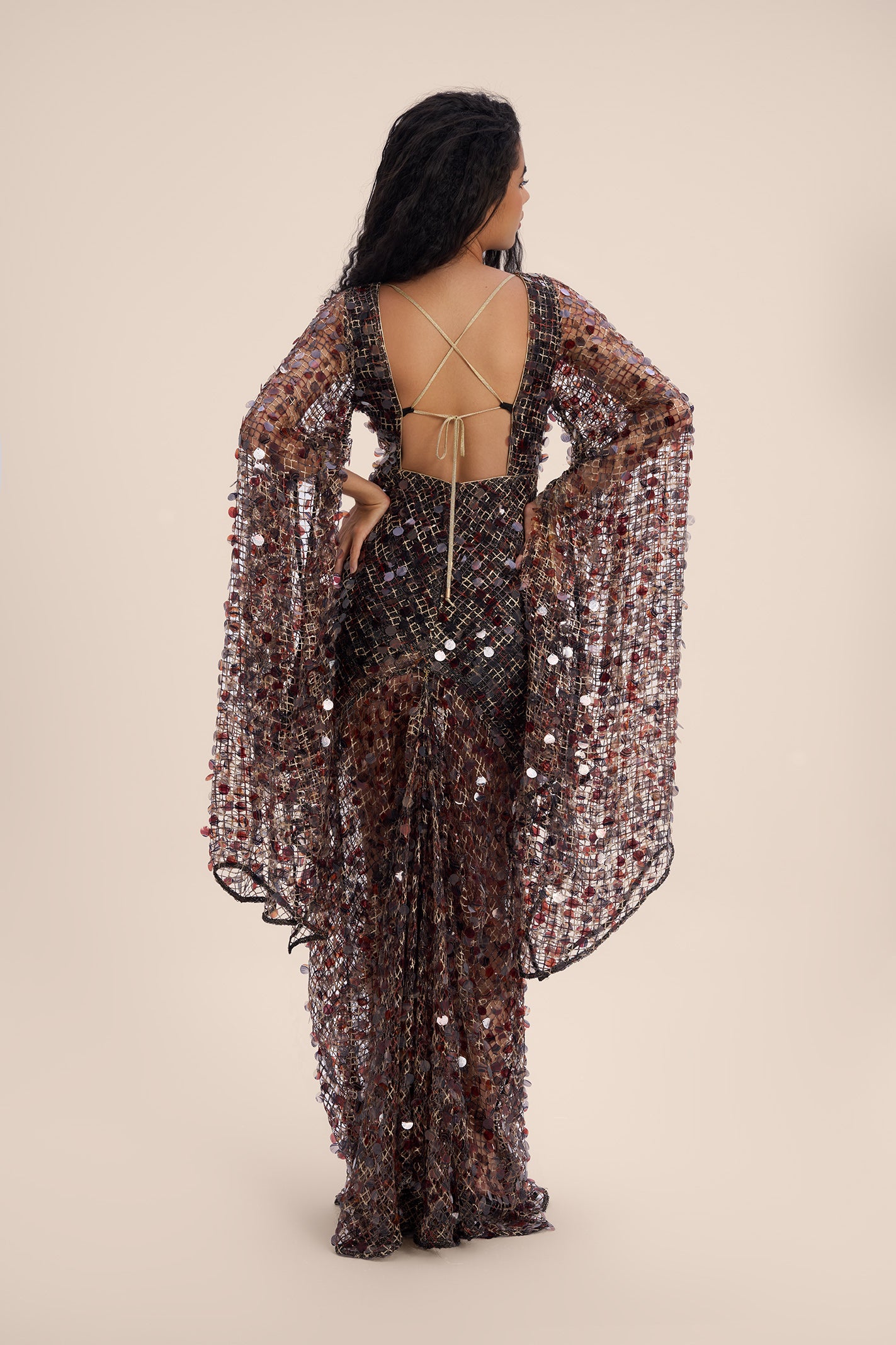 Woman SAVANNA SEQUIN MAXI SLEEVES DRESS Leopez 2002650 | Sana Osmani