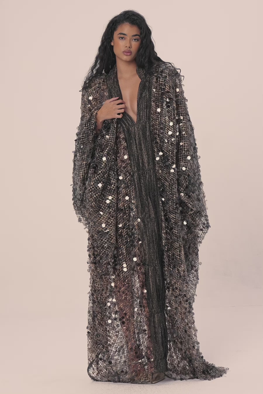 Woman ORIELLE SEQUIN V NECKLINE KAFTAN Zeparde 2002566 | Sana Osmani