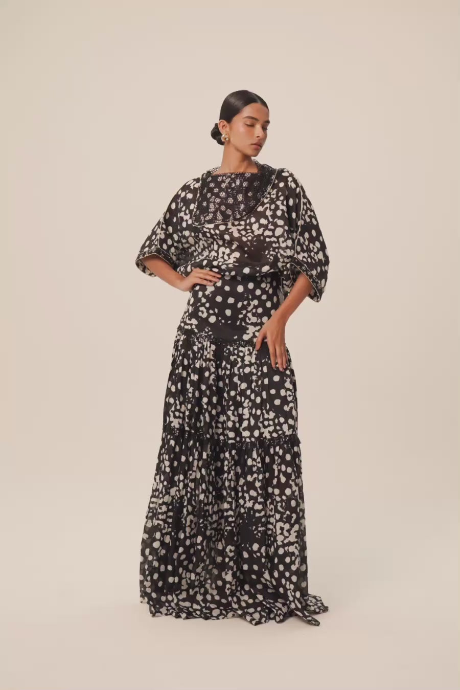 Woman مجموعة قميص جوليت و تنورة طويلة من حرير لين دالمه بلاك 2003292 | Sana Osmani